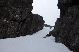 Summit/Pinnacle Gully, Blá Bheinn: In Pinnacle Gully, just below the arete Photo: Scott Muir