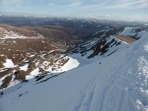 Sputan Main Face, Ben Macdui: Stob Coire Sputan Dearg: Getting some turns in above the ridge Photo: Scott Muir