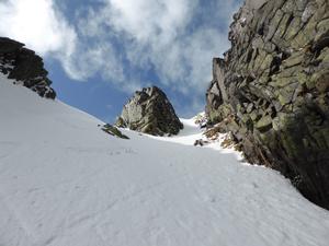 Forked Gully, Coire Etchachan: Looking back up to the fork. Photo: Scott Muir