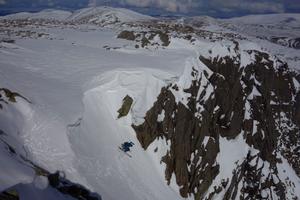 Narrow Gully, Ben Macdui: Stob Coire Sputan Dearg: The entrance to Narrow Gully in full conditions Photo: Scott Muir