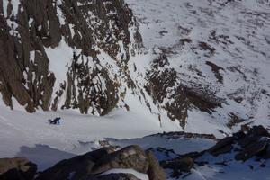 Narrow Gully, Ben Macdui: Stob Coire Sputan Dearg: Looking down Narrow Gully in good conditions Photo: Scott Muir