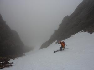 Glissade Gully, Ben Macdui: Stob Coire Sputan Dearg: Skiing Glissade Gully, March 2012 Photo: Scott Muir