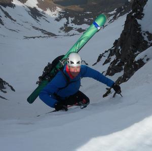 Upper Corrie, Mullach an Rathain, Liathach: Coire Na Caime: Climbing up to the col. Photo: Andy Inglis